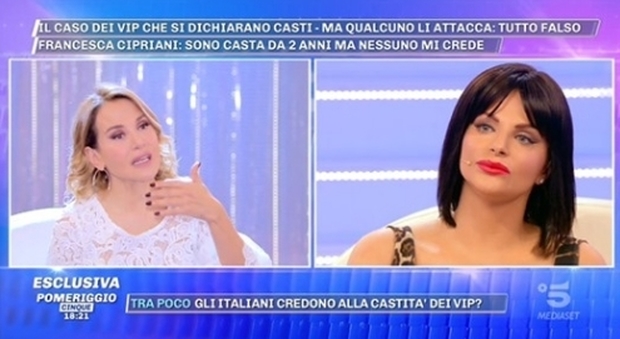 Pomeriggio 5, Francesca Cipriani col caschetto castano: «Non faccio l'amore da due anni»