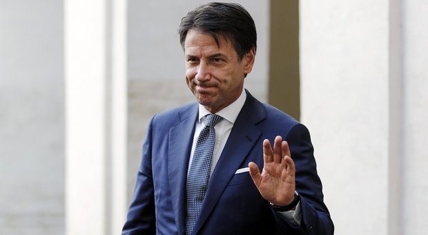 Migranti, Conte: basta accoglienza indiscriminata, responsabilità spetta alla Ue Migranti, Conte: basta accoglienza indiscriminata, responsabilità spetta alla Ue