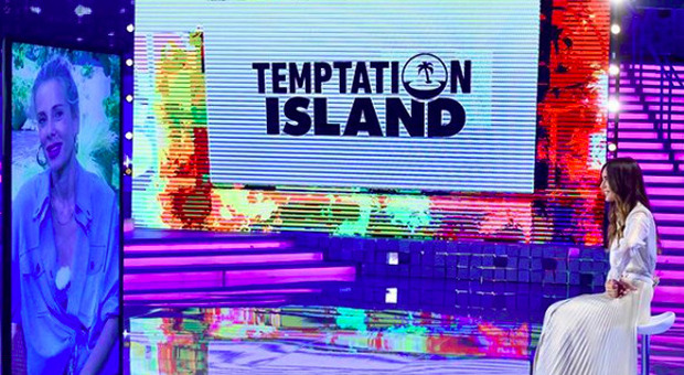 Temptation Island, Alessia Marcuzzi a Verissimo: «Una coppia è scoppiata, ecco cosa è successo, è stata tosta»