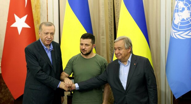 Ucraina, il piano della Turchia per la pace. Erdogan: «Così porteremo Mosca al tavolo delle trattative»