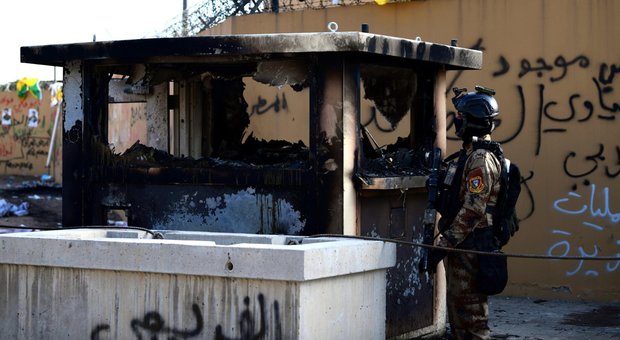 Iraq, razzi contro l'aeroporto Baghdad: quattro morti nell'attacco