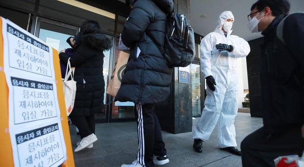 Coronavirus: Cina, Corea del Sud e Giappone il bilancio dei contagi nelle ultime ore. E Tokyo ammette l'errore sulla Diamond Princess