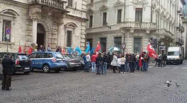Ascoli, pensionati e lavoratori manifestano contro la legge Fornero