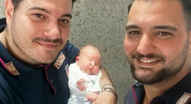 Napoli, poliziotto aiuta una donna che sta per partorire, lei chiama il bimbo come lui