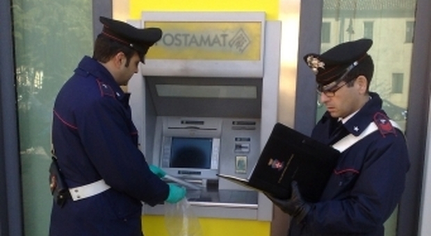 Ottantenne ritira la pensione e fa la carità a una nomade. Lei le porta via mille euro