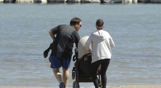 Coronavirus, modello Pesaro per la spiaggia libera: bandi per la sicurezza e le attrezzature Coronavirus, modello Pesaro per la spiaggia libera: bandi per la sicurezza e le attrezzature