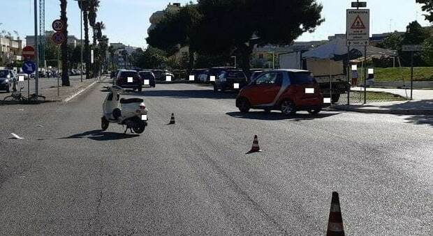 Lecce, ciclista travolto lungo il viale: vano l'intervento dei medici, è morto nella notte. Centauro positivo a droga e alcol