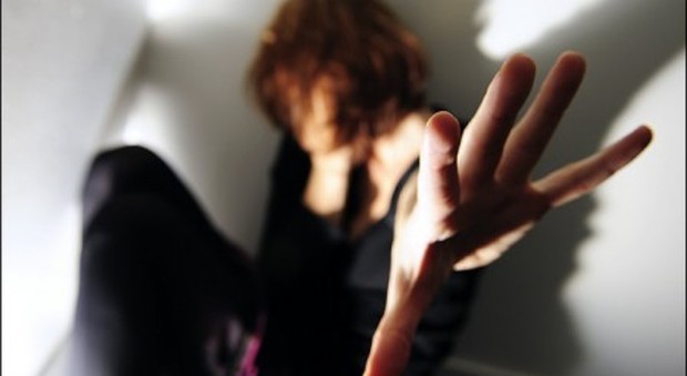 Orrore tra le mura di casa: bimba violentata dal padre ogni giorno Orrore tra le mura di casa: bimba violentata dal padre ogni giorno