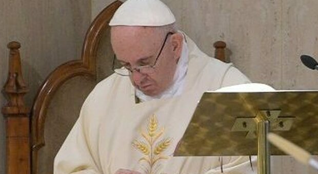 Papa Francesco: «Ora ho 33 centimetri di intestino in meno». L'intervento il 4 luglio scorso