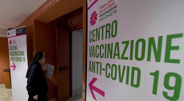 Pfizer, vaccini nel Lazio esauriti a maggio. Oltre 2 milioni di dosi già somministrate