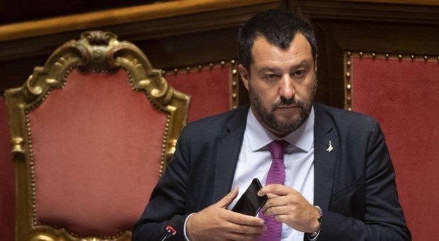 Prete condannato per diffamazione a Salvini: «Spezzatemi pure, io non mi piego»