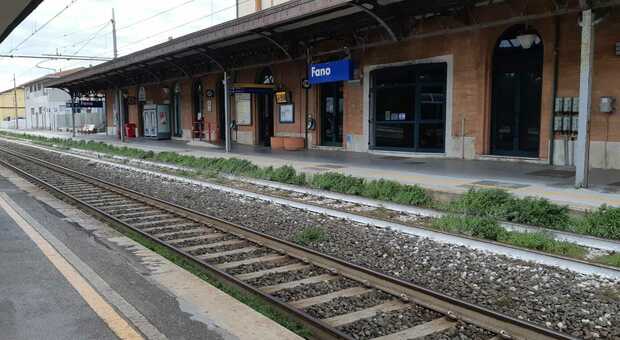 Dopo la scossa di terremoto circolazione dei treni interrotta Rimini e Ancona, tra Falconara e Fabriano e tra Civitanova e Fabriano