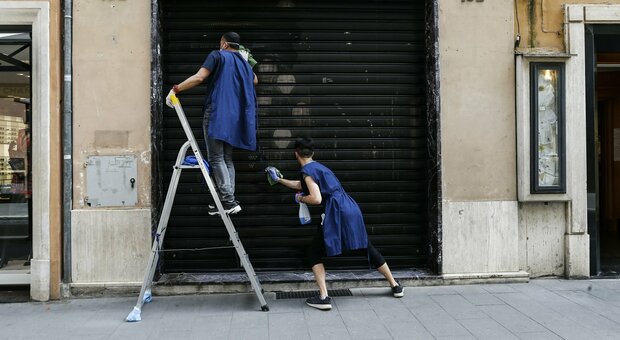 Negozi, orari scaglionati fino a ottobre: «Rischi con le scuole riaperte» Negozi, orari scaglionati fino a ottobre: «Rischi con le scuole riaperte»