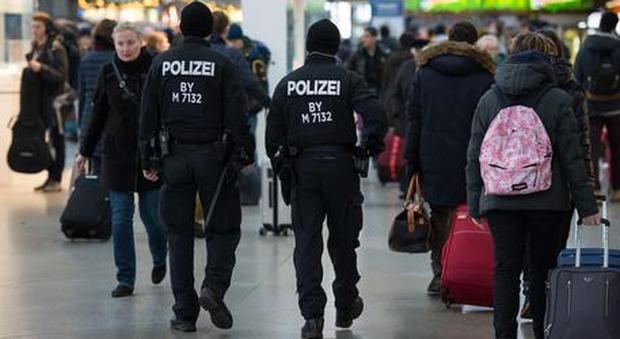 Isis, 16enne siriano arrestato in Germania: «Preparava attentato»