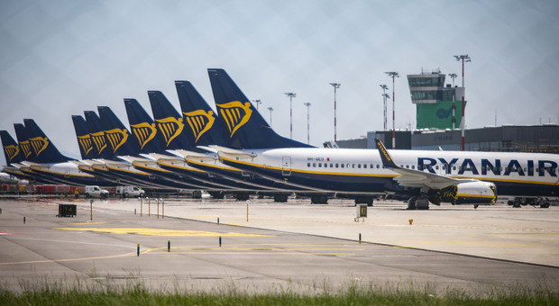 Ryanair, l'offerta per partire a settembre e ottobre: acquistando un volo, un altro è a metà prezzo