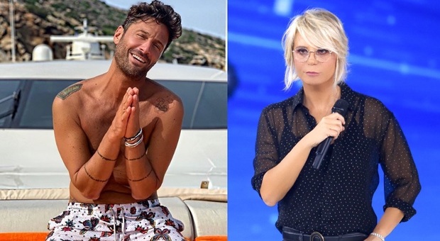 Amici Celebrities: Filippo Bisciglia chiede scusa in ginocchio a Maria De Filippi con una serenata