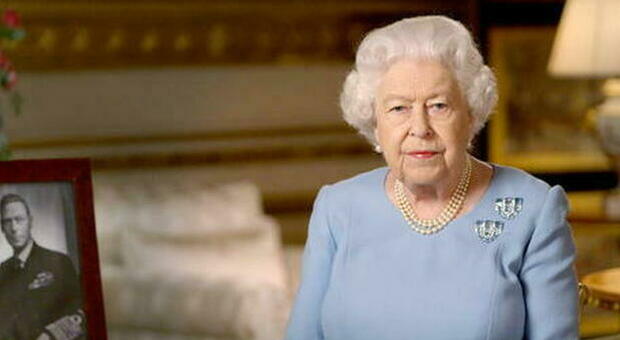 Ancora un lutto per la regina Elisabetta: è morta a 101 anni la sua dama di compagnia