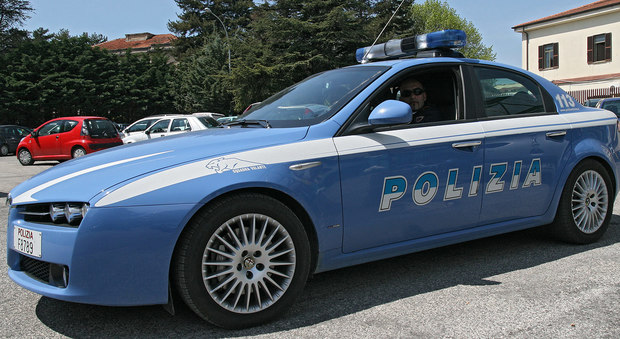 Roma, notte di terrore in villa, rapina in stile Arancia meccanica: caccia alla banda Roma, notte di terrore in villa, rapina in stile Arancia meccanica: caccia alla banda
