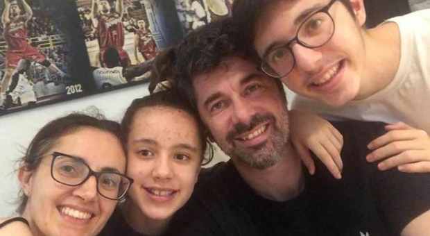 Pesaro, Malaventura ha sconfitto il Coronavirus: «Che bello riabbracciare la mia famiglia 45 giorni dopo»