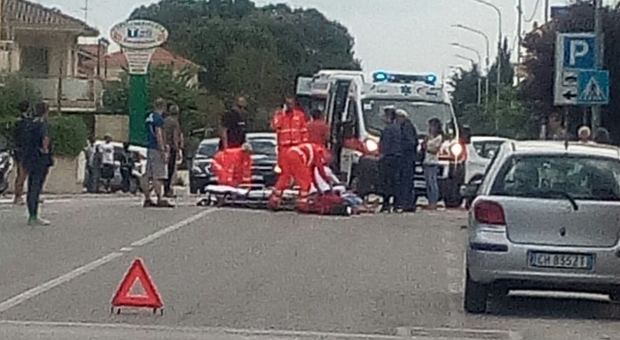 Senigallia, marito e moglie travolti in scooter sulla statale Adriatica Senigallia, marito e moglie travolti in scooter sulla statale Adriatica