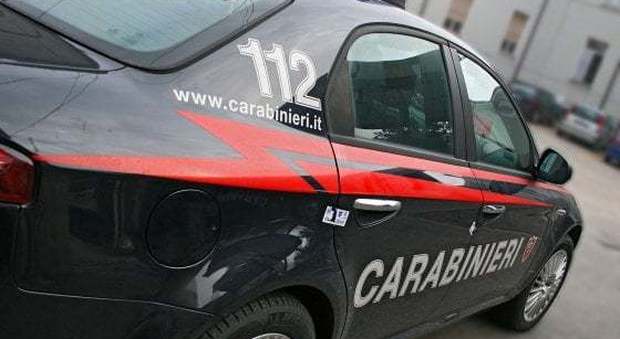 L'ex va a casa sua, lei lo colpisce con una martellata alla testa: morto L'ex va a casa sua, lei lo colpisce con una martellata alla testa: morto