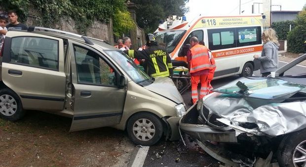 Schianto Frontale Ad Ariccia: Gravi Due Donne -Foto