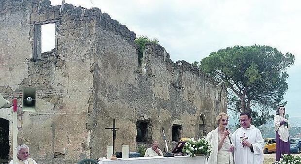 Maria Goretti, Padre Coppola: «Restauriamo anche il casale di Paliano». Ma ora non c'è nemmeno la segnaletica