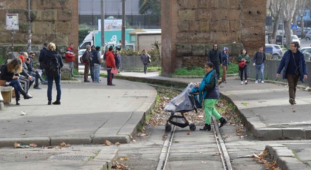 Roma, lo scandalo degli autisti malati blocca la ferrovia