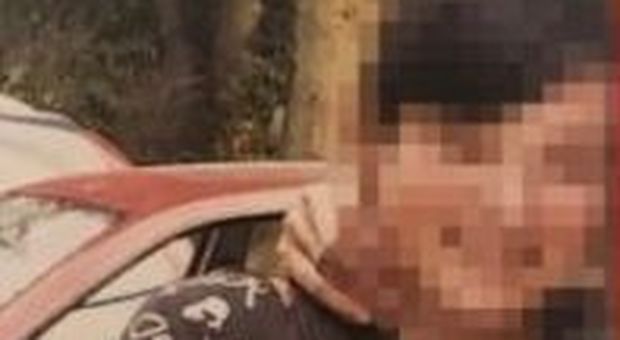 Ragazza di 15 anni uccide il fratellastro di tre anni e scappa: arrestata, non ha rilasciato ichiarazioni