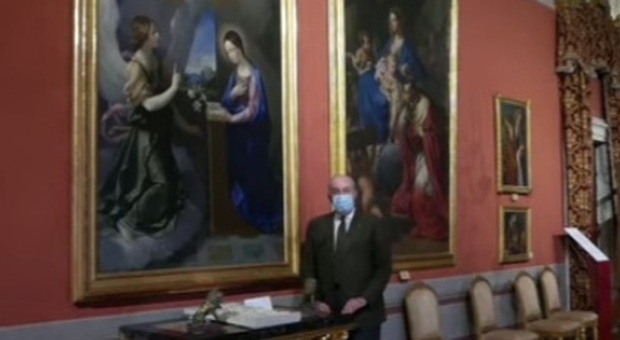 Il professor Stefano Papetti con "L'Annunciazione" di Guido Reni