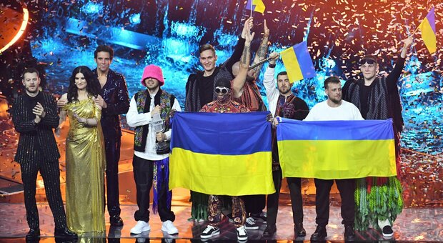 L'Ucraina trionfa, Zelensky: «Nel 2023 a Mariupol» La band vincitrice: ora torniamo a combattere «Sventati attacchi informatici dall'estero»