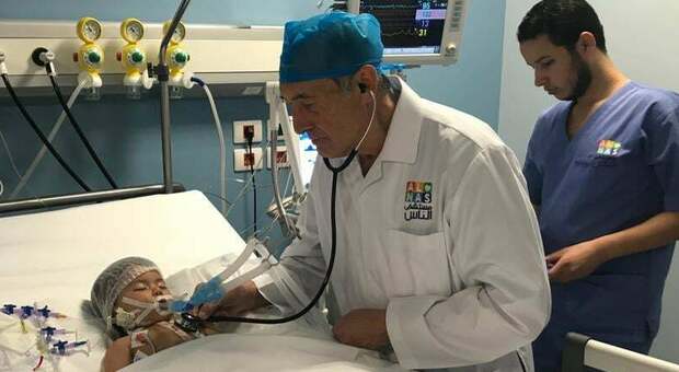 Alessandro Frigiola, oggi 80enne, una vita a salvare i bimbi cardiopatici nel mondo