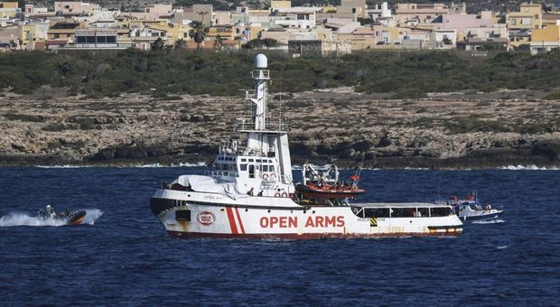Open Arms, ispezione della Guardia Costiera: «Molte irregolarità a bordo»