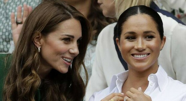 Kate Middleton e Meghan Markle, un incidente a palazzo le ha divise per sempre: «La guerra è iniziata da una sfuriata» Kate Middleton e Meghan Markle, un incidente a palazzo le ha divise per sempre: «La guerra è iniziata da una sfuriata»