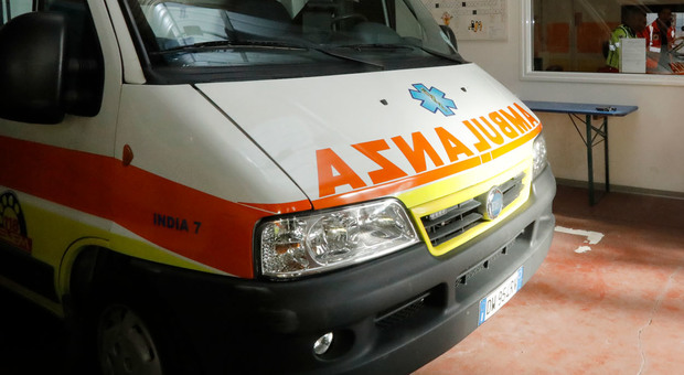 Alunna delle medie si butta dalla finestra della scuola Alunna delle medie si butta dalla finestra della scuola