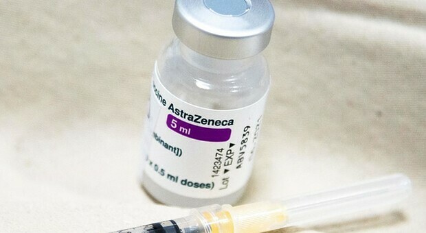 AstraZeneca è efficace e sicuro? Tutti i dubbi sui vaccini e qual è il migliore