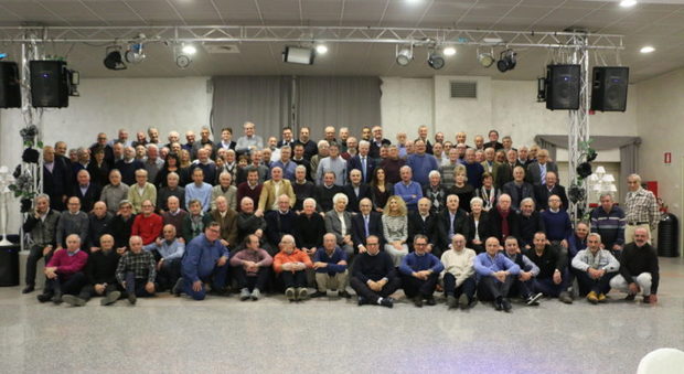 A tavola con 130 ex dipendenti Che grande festa per Merloni A tavola con 130 ex dipendenti Che grande festa per Merloni