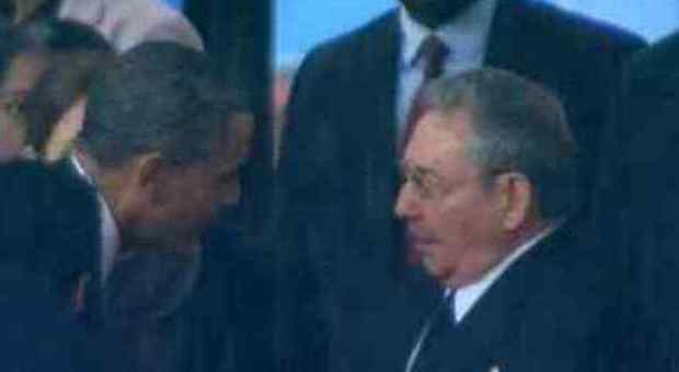 Cuba, Obama e Raul Castro a Panama. Stretta di mano fra Kerry e il ministro dell'Avana Rodriguez