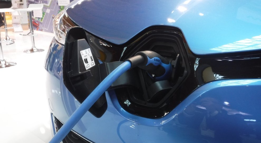 Ecobonus ok: incentivi da 1.500 a 6mila euro per l'acquisto di auto e moto elettriche e ibride