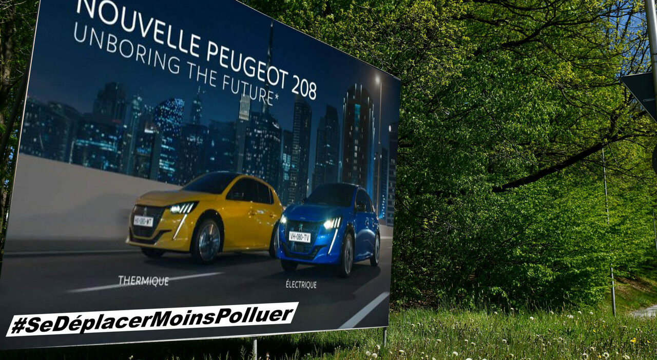 Un cartellone pubblicitario in Francia riguardante un'automobile