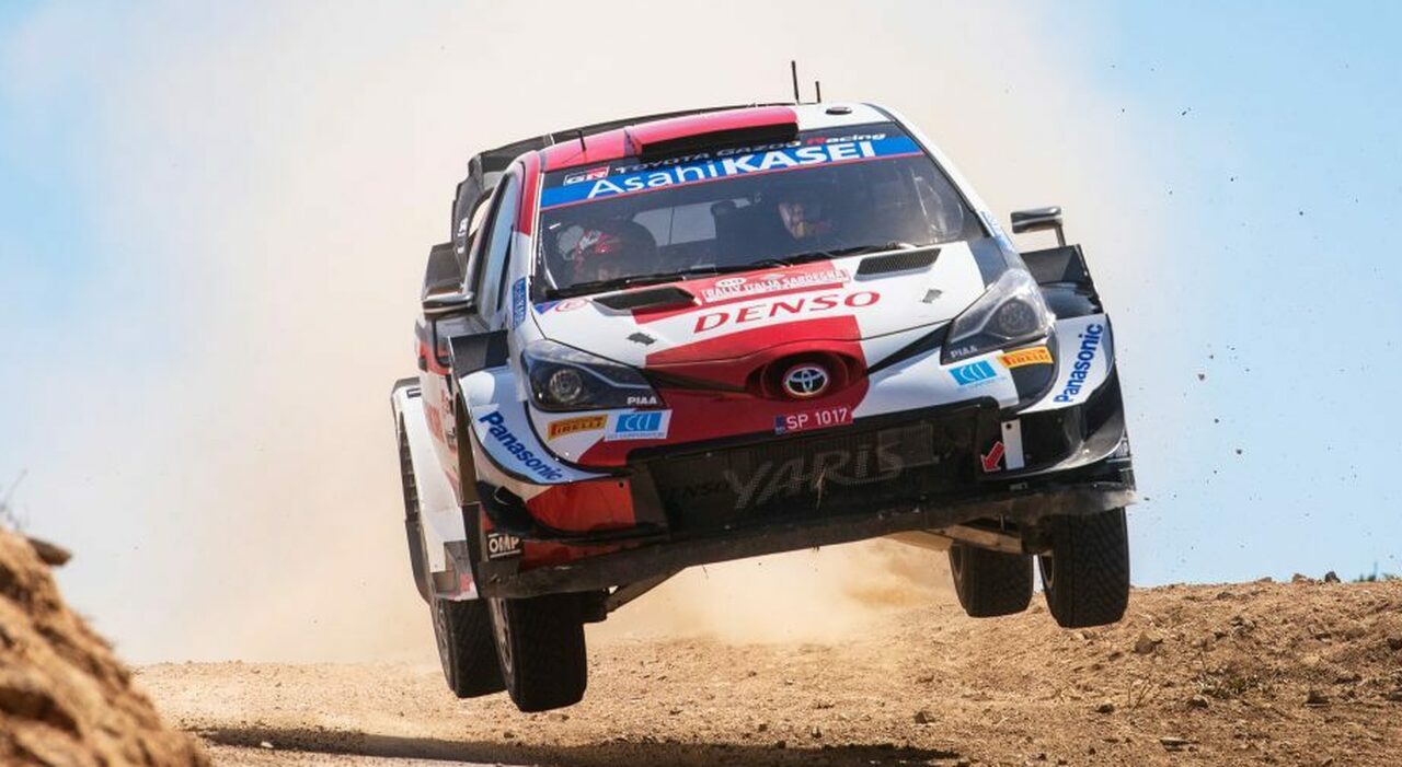 La Toyota Yaris di Kalle Rovanpera in volo