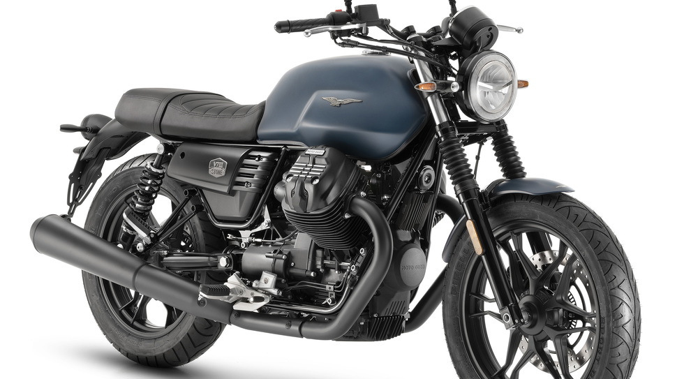 La Moto Guzzi V7 III Stone nella variante Night Pack