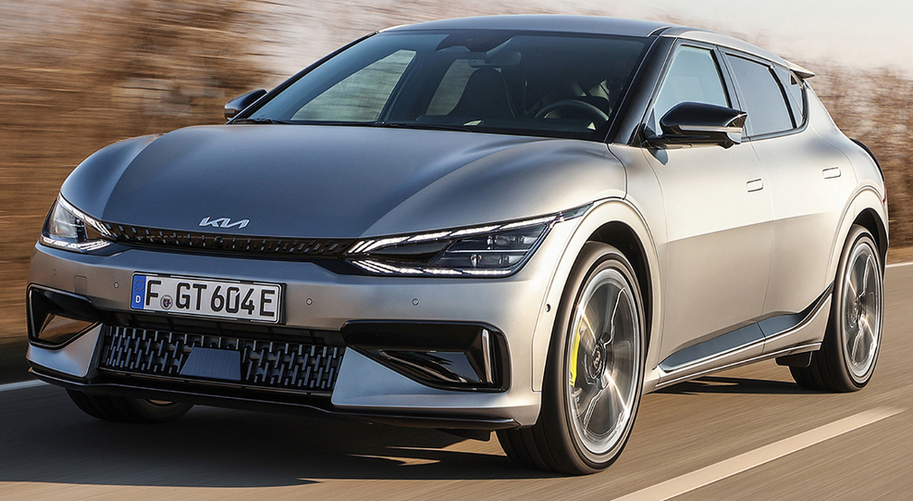 La Kia EV6 GT è la versione sportiva della EV6 ed è la Kia più potente, veloce e scattante che sia mai esistita. La EV6 è anche Auto dell'Anno 2022