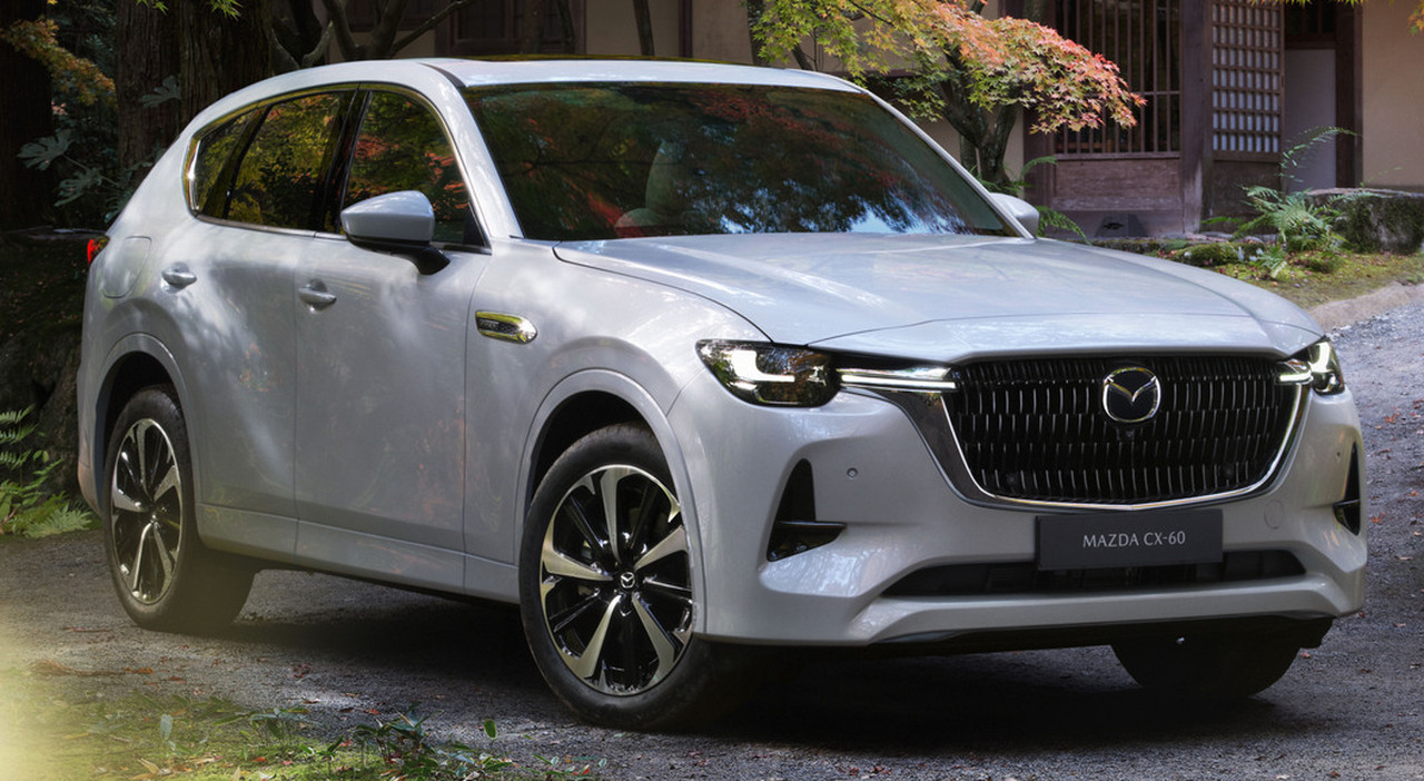 L'ammiraglia CX-60 di Mazda