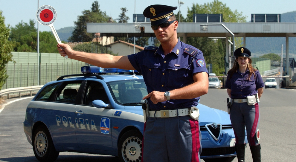 Un controllo della Polizia Stradale