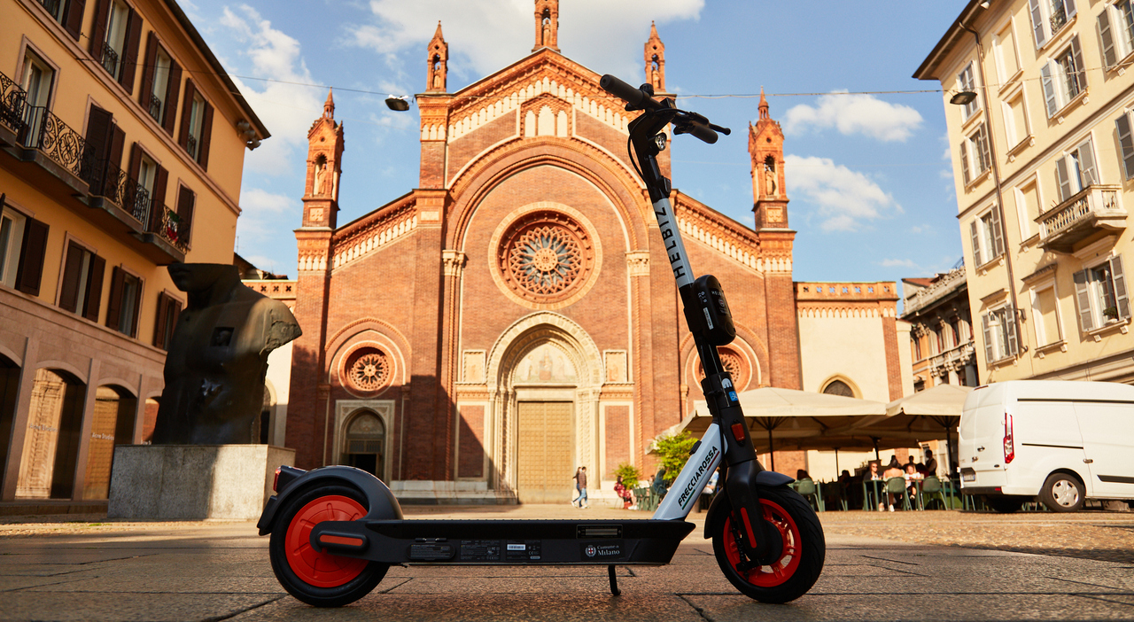 Un monopattino elettrico di Hellbiz
