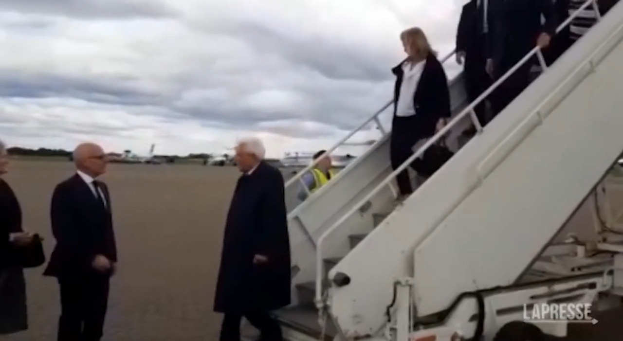 l'arrivo di Mattarella a Londra per i funerali e li'incontro con l'Ambasciatore italiano a Londra