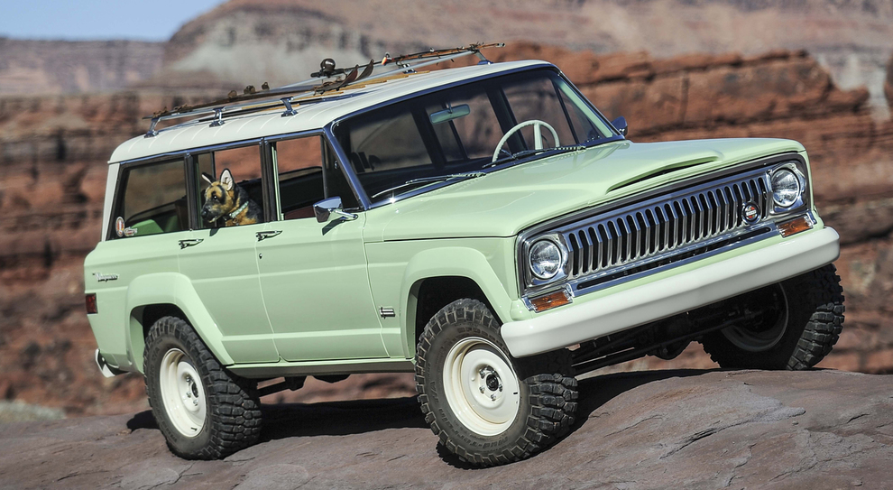 L’originale Wagoneer Roadtrip, si basa sul modello originle del 1965, ma presenta in aggiunta un passo allungato di cinque pollici.