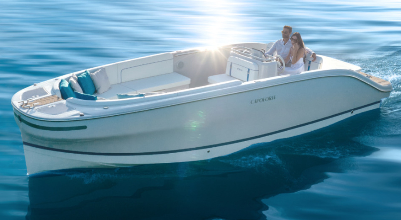 Capoforte SQ240i, prima elettrica del cantiere calabrese motorizzata Yamaha