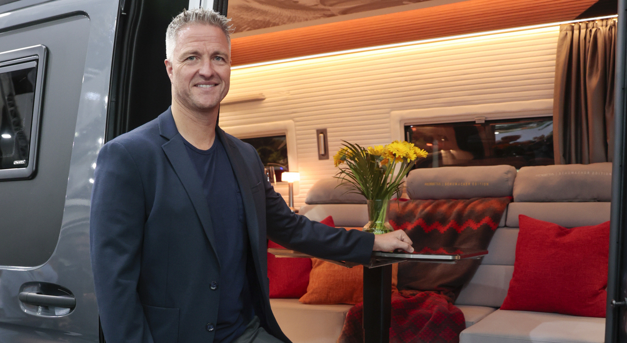 Alla 61^ edizione del Caravan Salon Düsseldorf si è visto anche l'ex pilota di Formula 1 Ralf Schumacher (fonte Messe Düsseldorf / ctillmann)